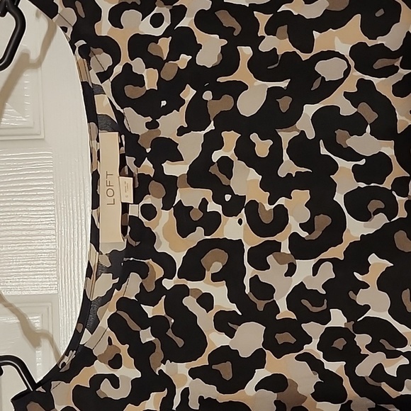 LOFT Cheetah Print Short Puff Sleeve Blouse, Black, Gray, Tan, Brown, size small - Picture 2 of 6